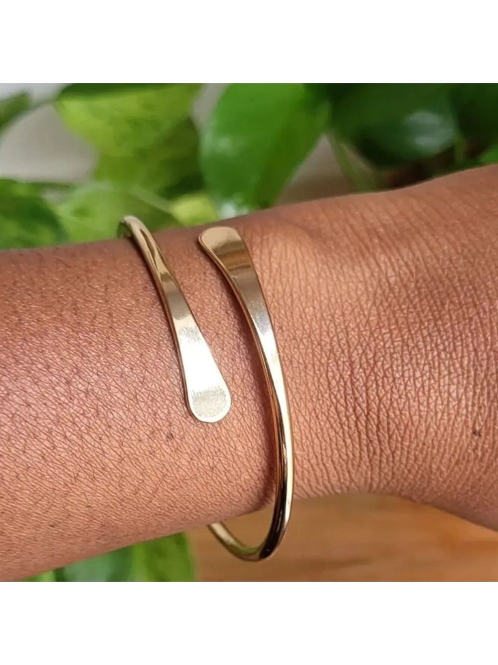 Gold Bangle Set Elegant 3 Piece - Picture 3 of 8